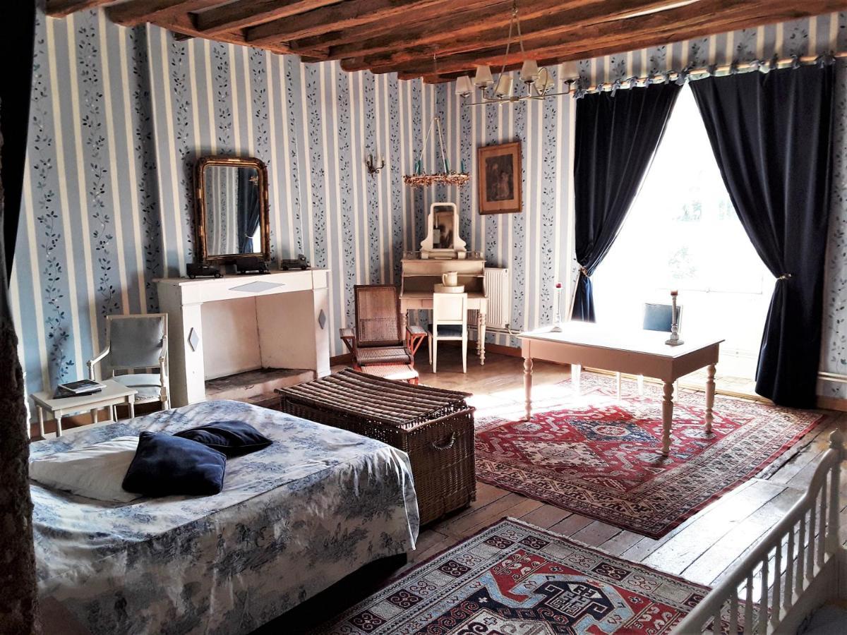 Les Chambres Du Logis Du Chatelier Bressuire Εξωτερικό φωτογραφία