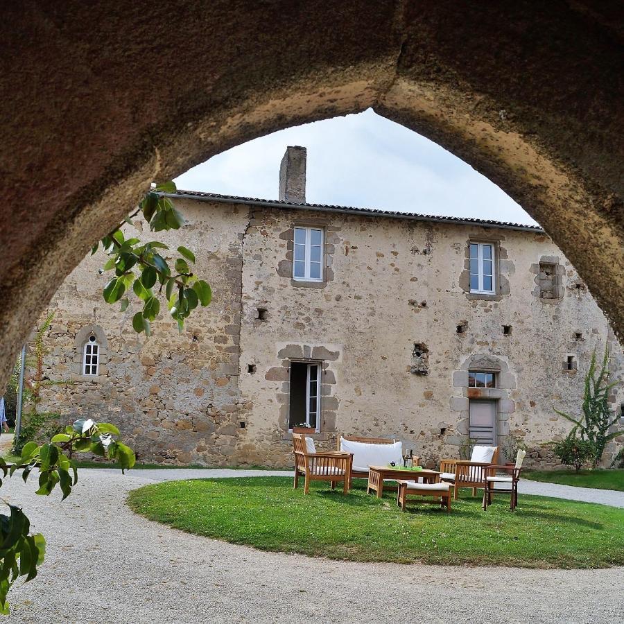 Les Chambres Du Logis Du Chatelier Bressuire Εξωτερικό φωτογραφία
