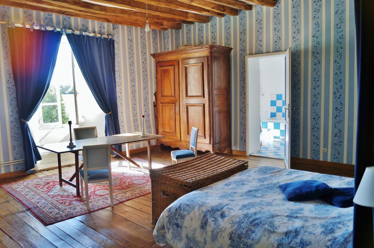 Les Chambres Du Logis Du Chatelier Bressuire Εξωτερικό φωτογραφία