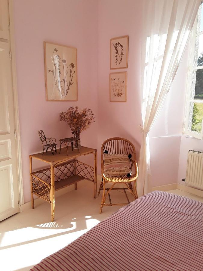 Les Chambres Du Logis Du Chatelier Bressuire Εξωτερικό φωτογραφία