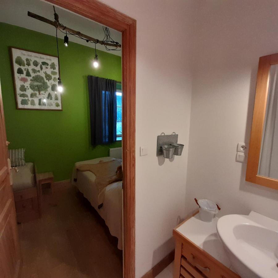 Les Chambres Du Logis Du Chatelier Bressuire Εξωτερικό φωτογραφία