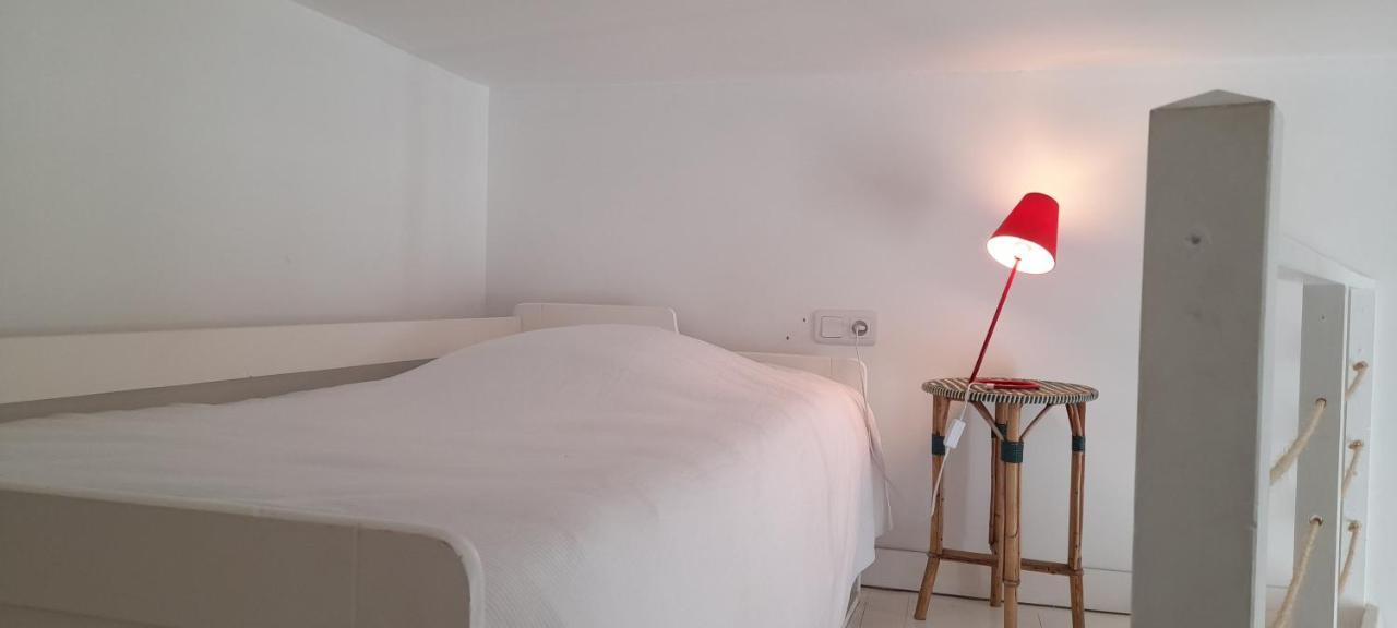 Les Chambres Du Logis Du Chatelier Bressuire Εξωτερικό φωτογραφία